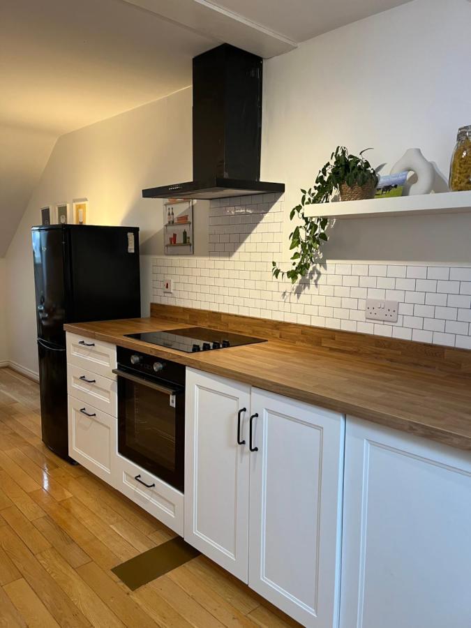 Homely 2 Story Cathedral City Apartment Дарем Экстерьер фото