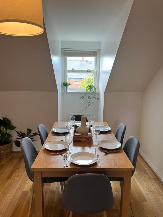 Homely 2 Story Cathedral City Apartment Дарем Экстерьер фото