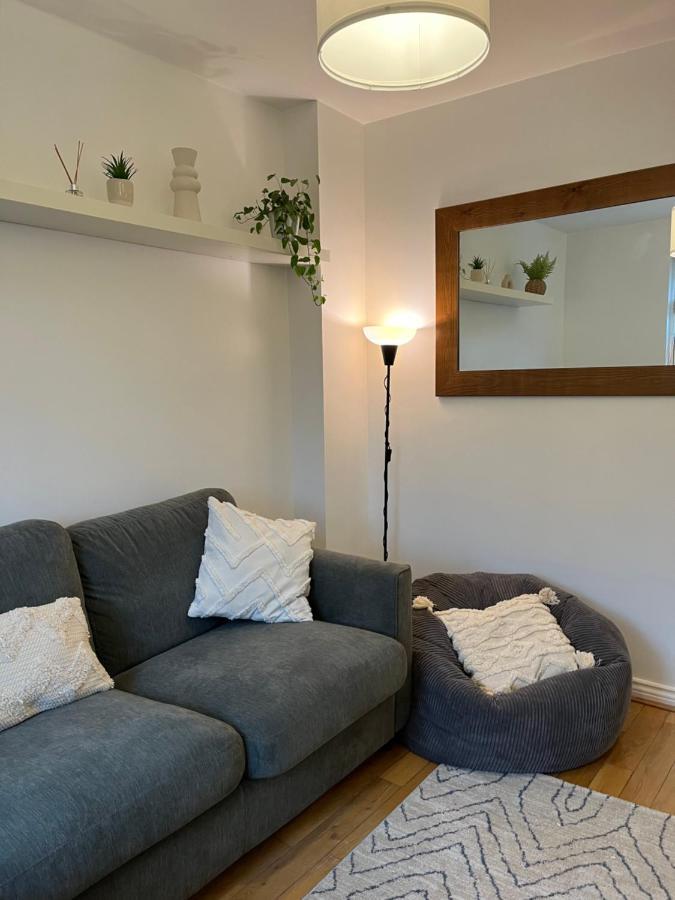 Homely 2 Story Cathedral City Apartment Дарем Экстерьер фото