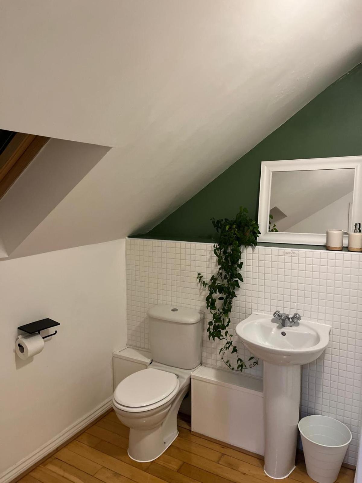Homely 2 Story Cathedral City Apartment Дарем Экстерьер фото